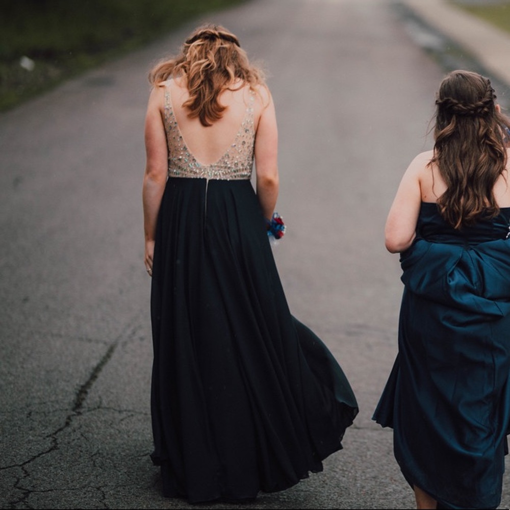 BEAUTIFUL NAVY PROM DRESS